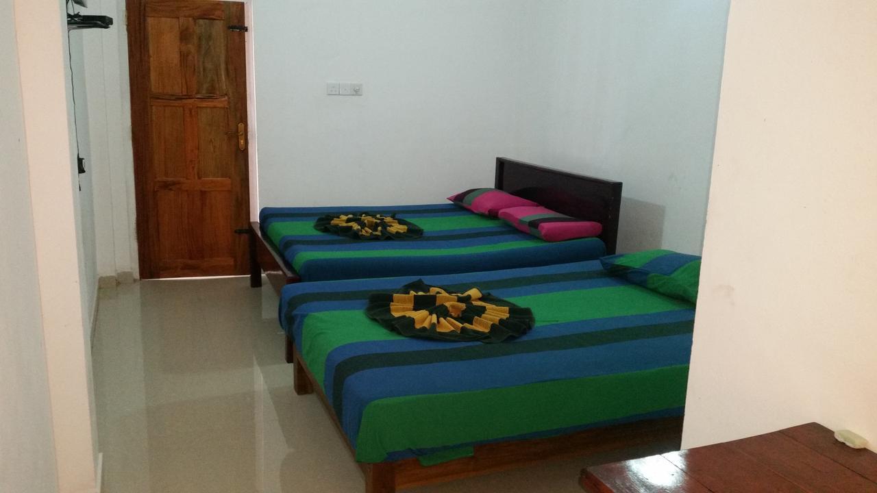 Selahn Inn Katunayaka Extérieur photo
